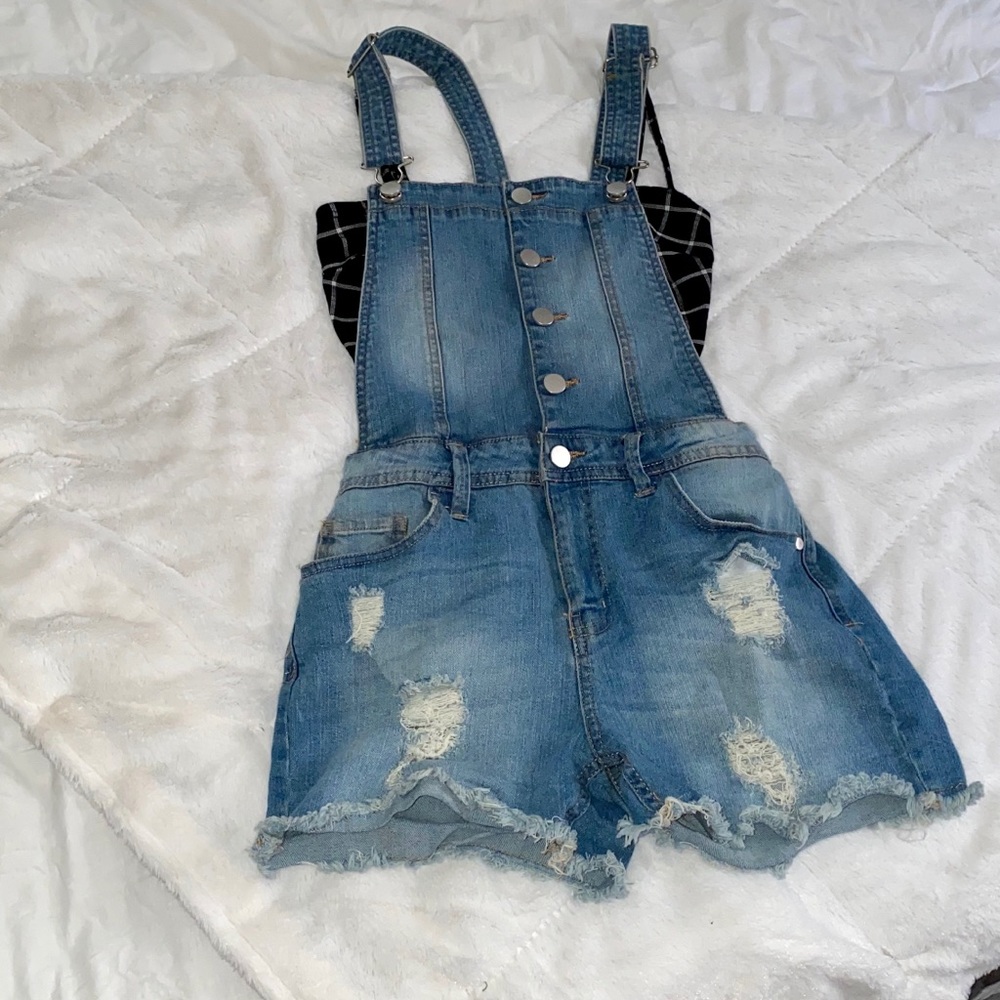 🔵 Harper Jean Distressed Overalls 🔵